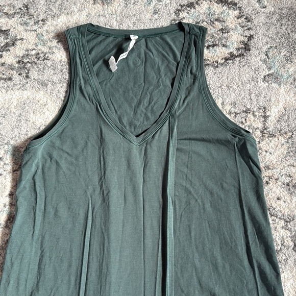 Lululemon Knot A Problem Tank in Graphite Green - Picture 2 of 6